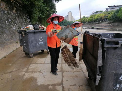 高温下的劳动者丨云浮市环卫工作者头顶烈日坚守岗位